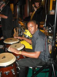 942461_465557563533921_2811415_n